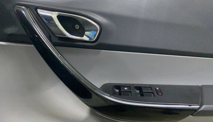 2020 Tata Tiago XZ PETROL, Petrol, Manual, 45,295 km, Driver Side Door Panels Control