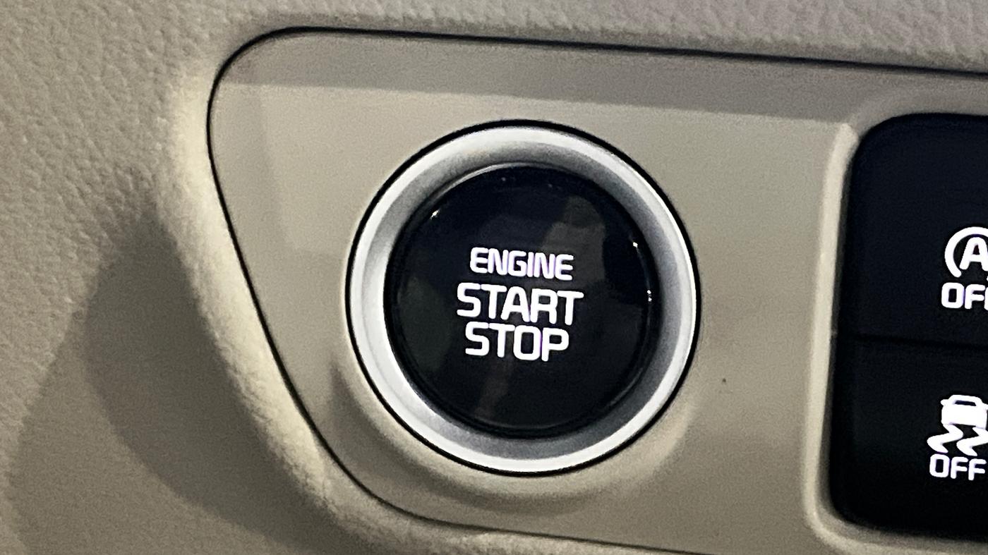 2023 KIA CARENS LUXURY PLUS 1.5 TURBO PETROL DCT 7 STR, Petrol, Automatic, 13,722 km, Keyless Start/ Stop Button