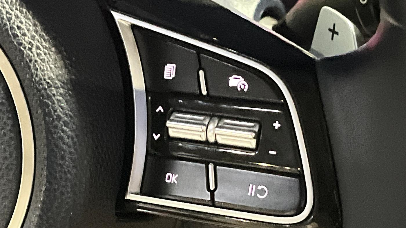 2023 KIA CARENS LUXURY PLUS 1.5 TURBO PETROL DCT 7 STR, Petrol, Automatic, 13,722 km, Adaptive Cruise Control