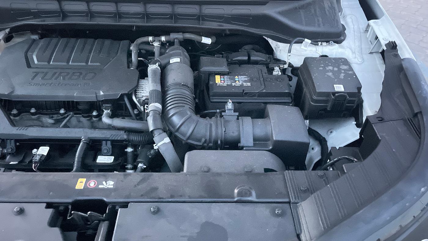 2023 KIA CARENS LUXURY PLUS 1.5 TURBO PETROL DCT 7 STR, Petrol, Automatic, 13,722 km, Engine View - Left