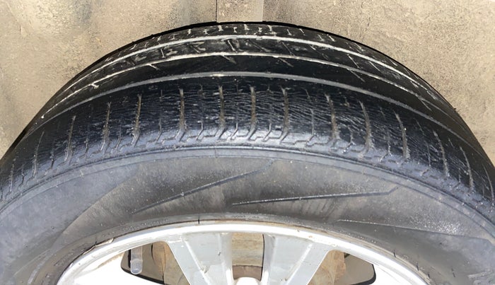 2013 Volkswagen Polo HIGHLINE1.2L, Petrol, Manual, 50,138 km, Right Rear Tyre Tread