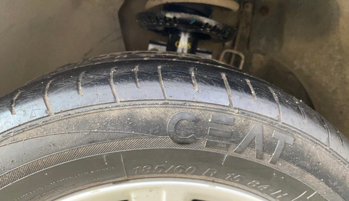 2013 Volkswagen Polo HIGHLINE1.2L, Petrol, Manual, 50,138 km, Left Front Tyre Tread