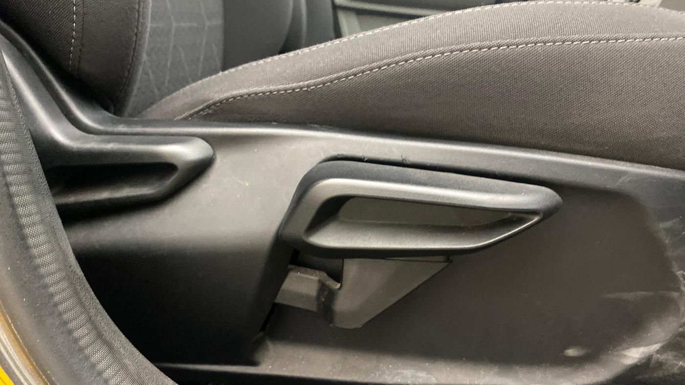 2024 Tata Tiago XT PETROL, Petrol, Manual, 18,221 km, Driver Side Adjustment Panel