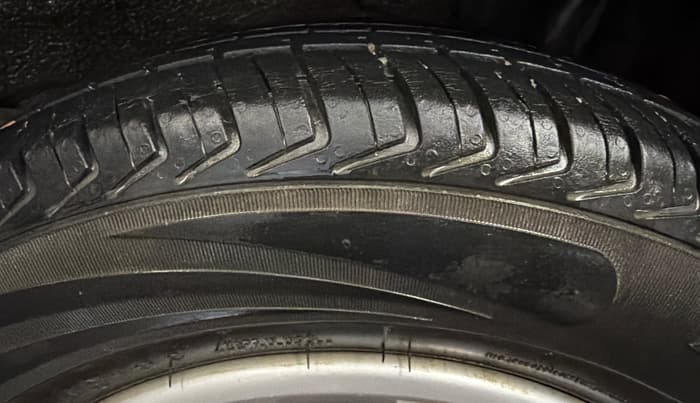2016 Renault Kwid RXT 0.8, Petrol, Manual, 27,167 km, Left Rear Tyre Tread