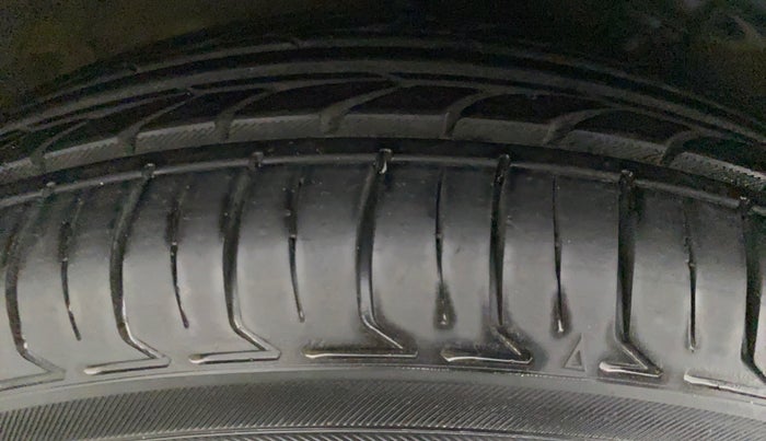 2015 Hyundai Xcent SX 1.2, Petrol, Manual, 34,492 km, Right Rear Tyre Tread