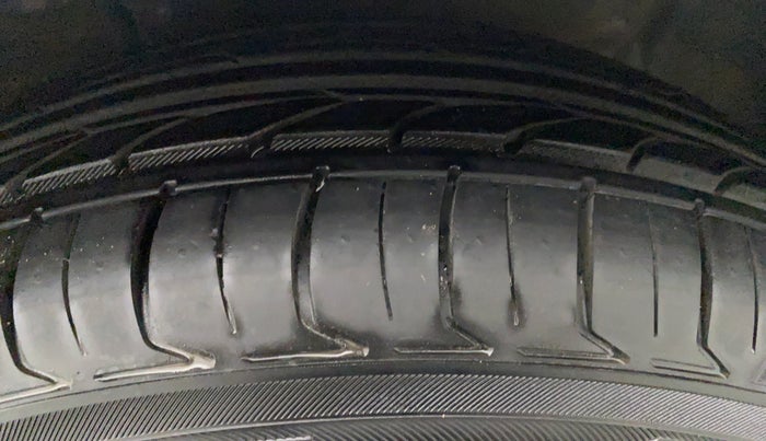 2015 Hyundai Xcent SX 1.2, Petrol, Manual, 34,492 km, Left Front Tyre Tread