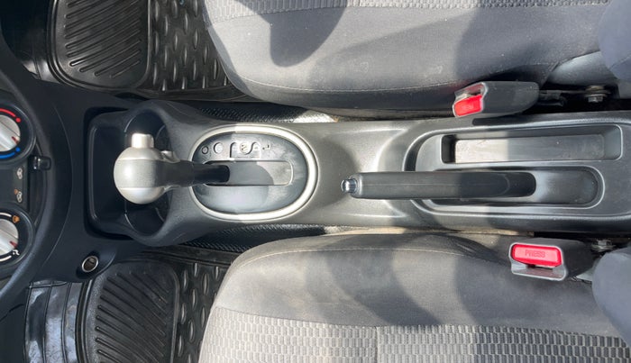 2017 Nissan Micra XL CVT, Petrol, Automatic, 74,562 km, Gear Lever