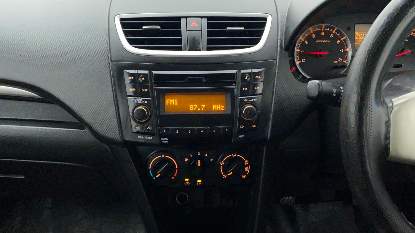 2017 Maruti Swift VXI O, Petrol, Manual, 55,809 km, Air Conditioner