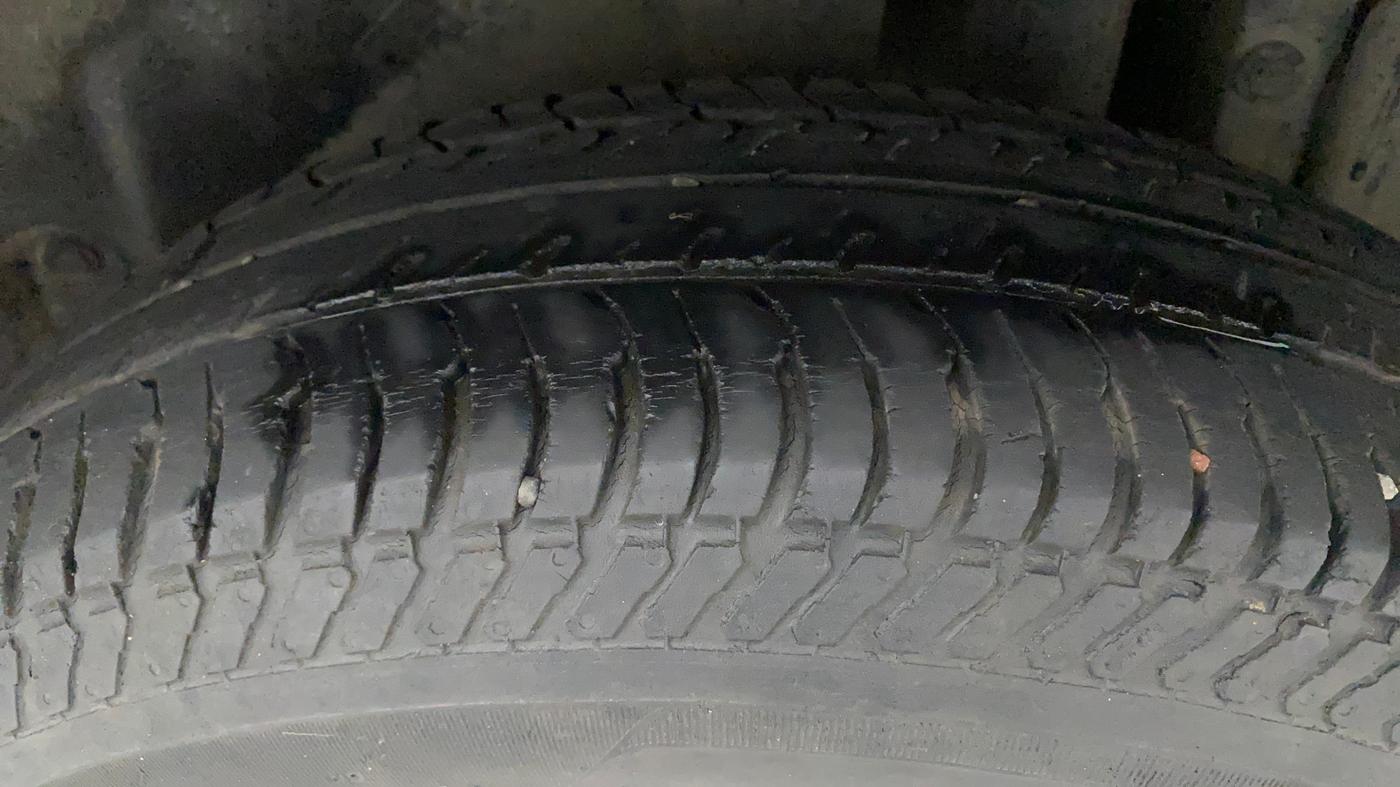 2017 Maruti Swift VXI O, Petrol, Manual, 55,809 km, Left Rear Tyre Tread