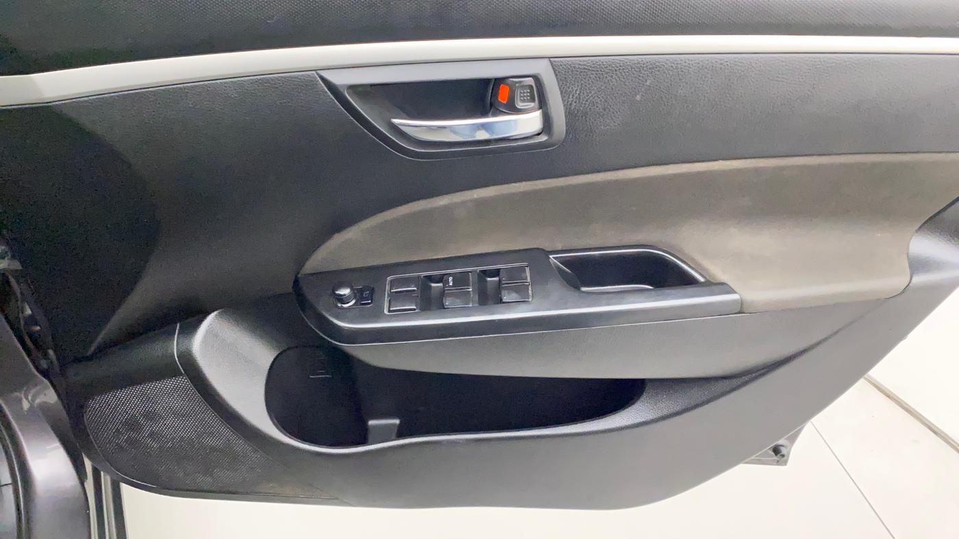 2017 Maruti Swift VXI O, Petrol, Manual, 55,809 km, Driver Side Door Panels Control