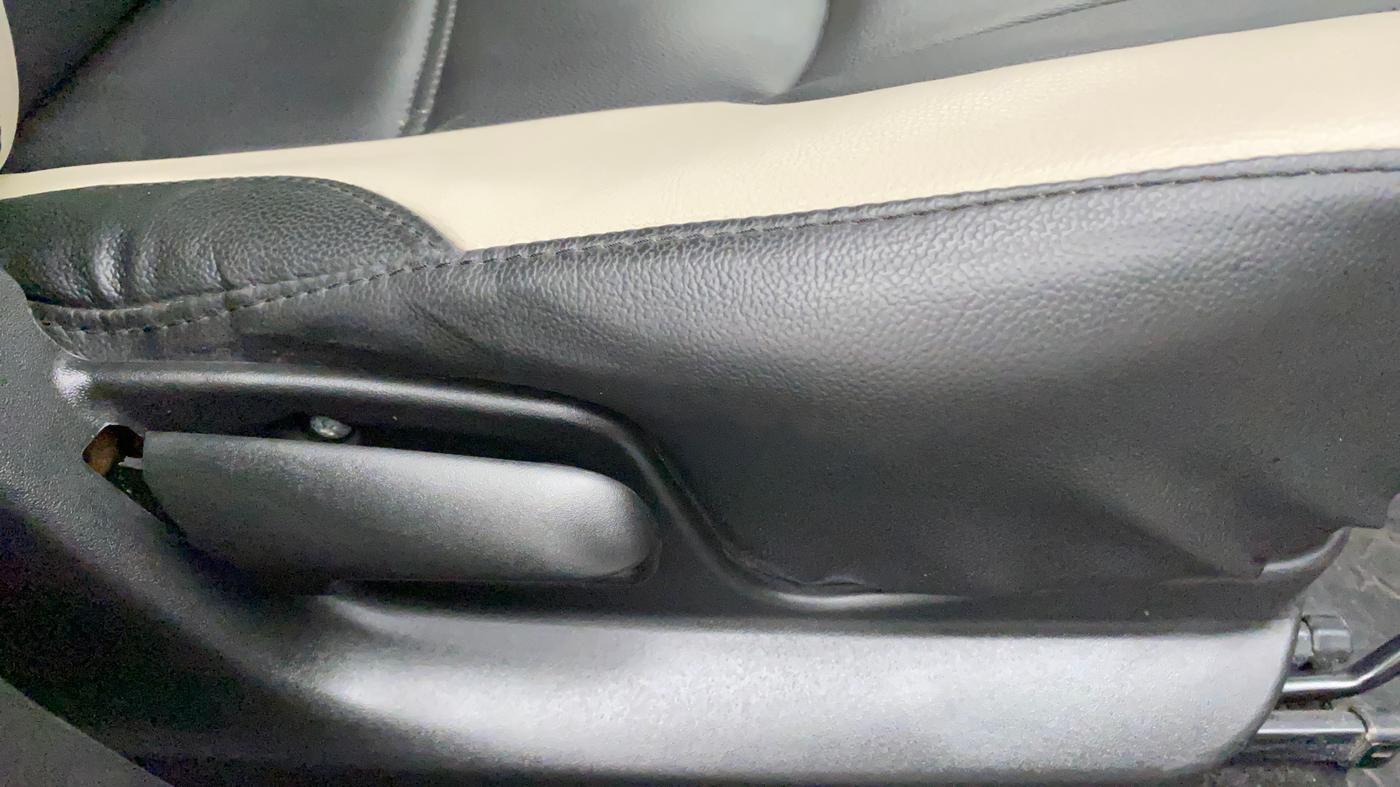 2017 Maruti Swift VXI O, Petrol, Manual, 55,809 km, Driver Side Adjustment Panel
