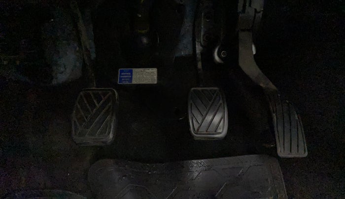 2017 Maruti Swift VXI O, Petrol, Manual, 55,809 km, Pedals