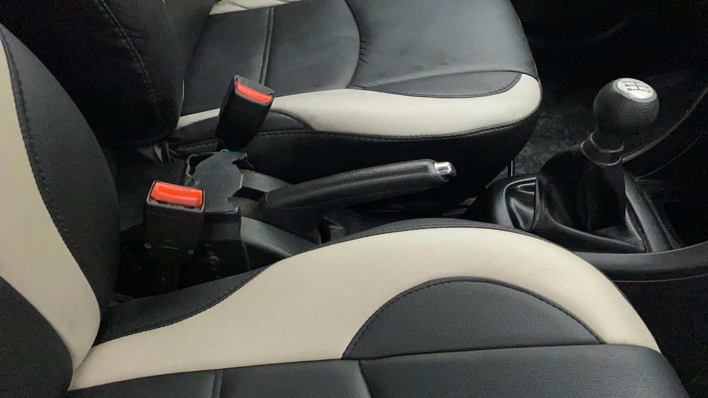 2017 Maruti Swift VXI O, Petrol, Manual, 55,809 km, Gear Lever
