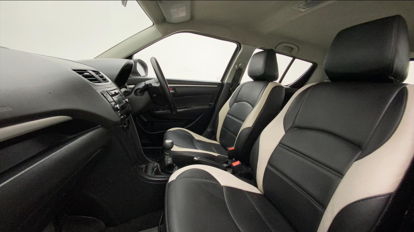2017 Maruti Swift VXI O, Petrol, Manual, 55,809 km, Right Side Front Door Cabin