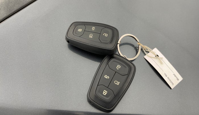 2021 Tata ALTROZ XZ PETROL, Petrol, Manual, 66,054 km, Key Close Up