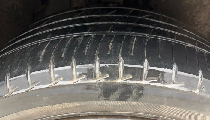 2021 Tata ALTROZ XZ PETROL, Petrol, Manual, 66,054 km, Right Front Tyre Tread