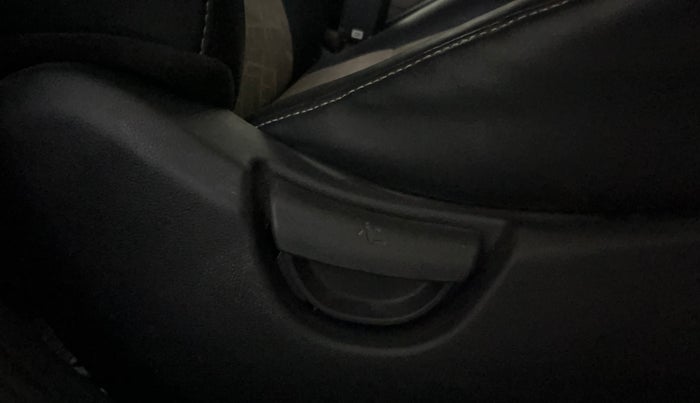 2019 Hyundai Grand i10 SPORTZ 1.2 KAPPA VTVT, Petrol, Manual, 60,829 km, Driver Side Adjustment Panel