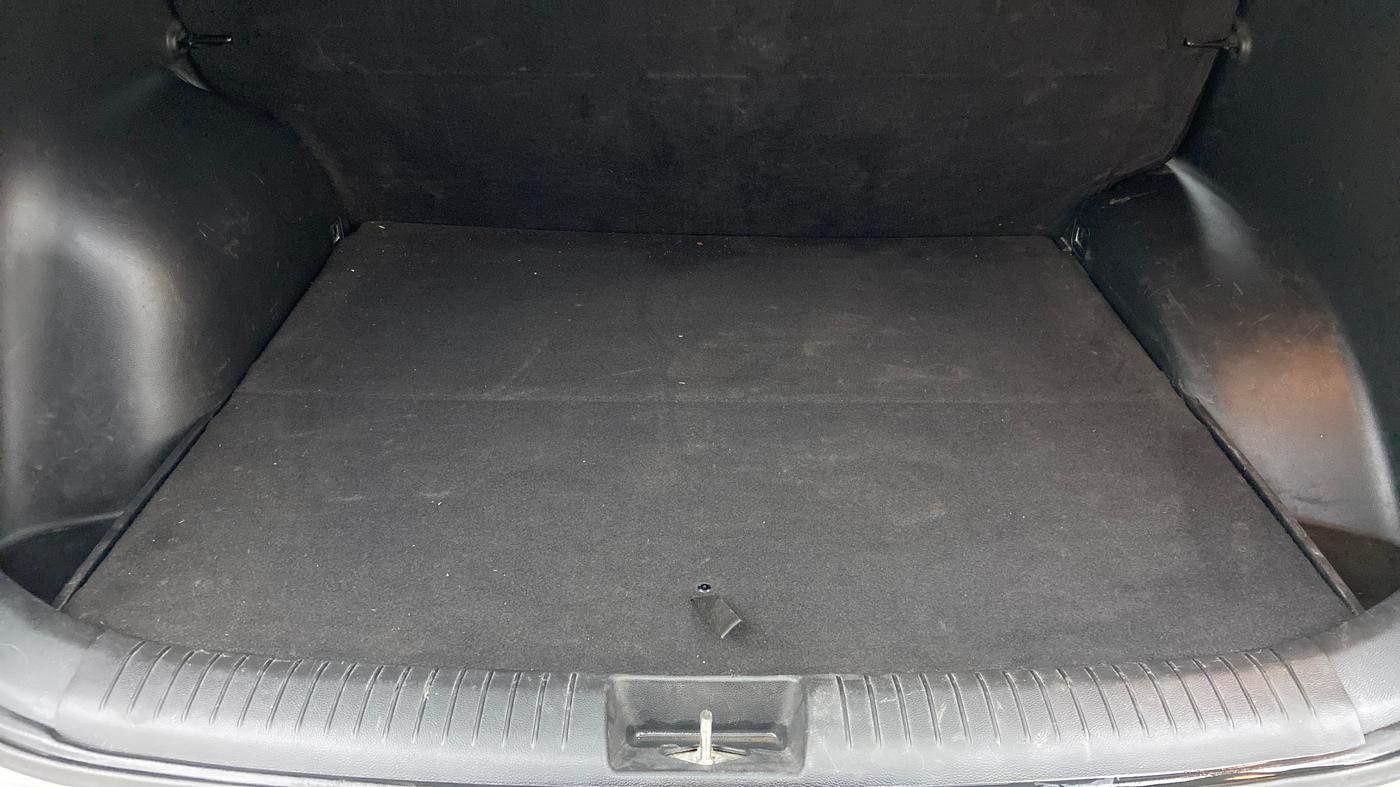 2015 Hyundai Creta 1.6 SX CRDI, Diesel, Manual, 81,829 km, Boot Inside