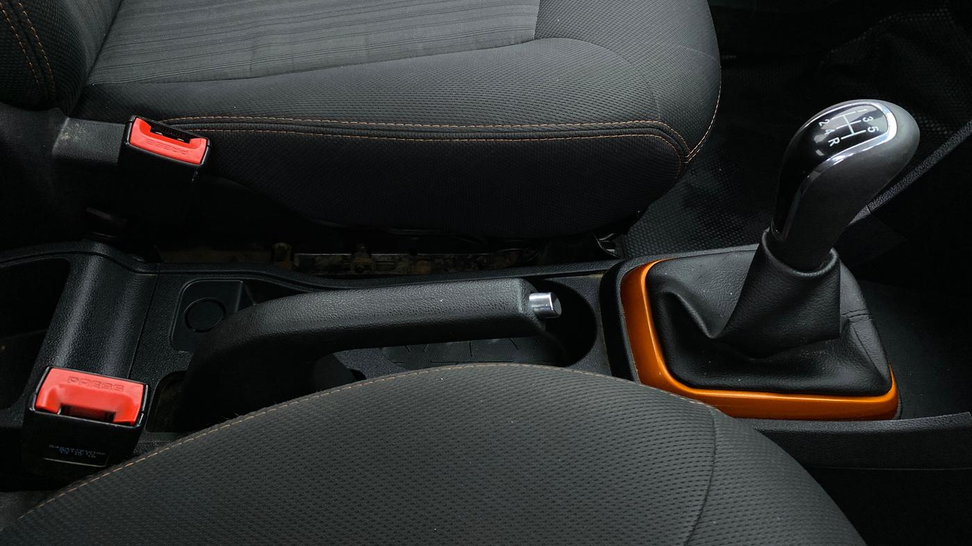 2018 Tata TIAGO NRG PETROL, Petrol, Manual, 57,606 km, Gear Lever