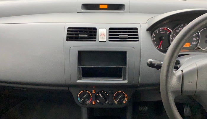 2011 Maruti Swift VXI, Petrol, Manual, 48,835 km, Air Conditioner