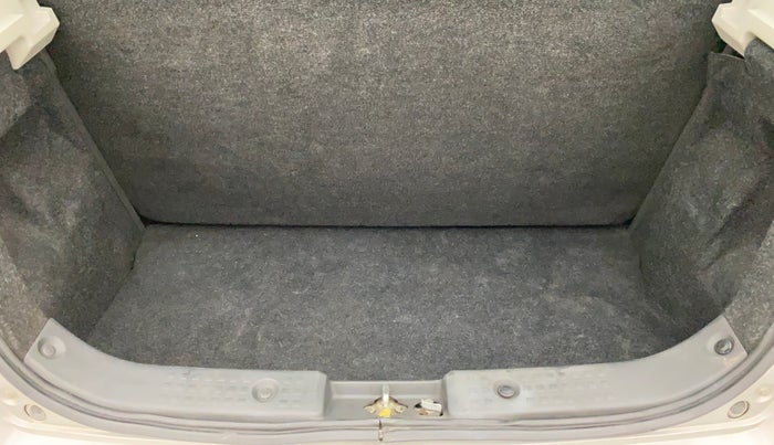 2011 Maruti Swift VXI, Petrol, Manual, 48,835 km, Boot Inside