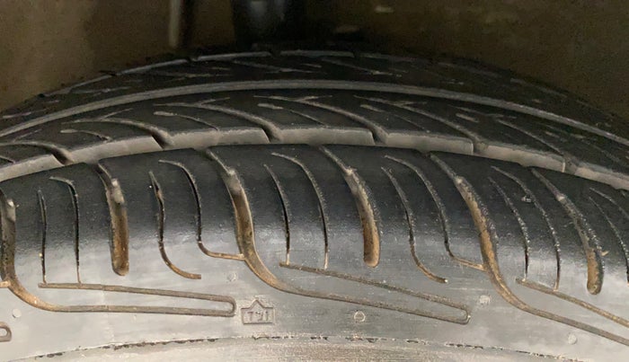 2011 Maruti Swift VXI, Petrol, Manual, 48,835 km, Right Front Tyre Tread