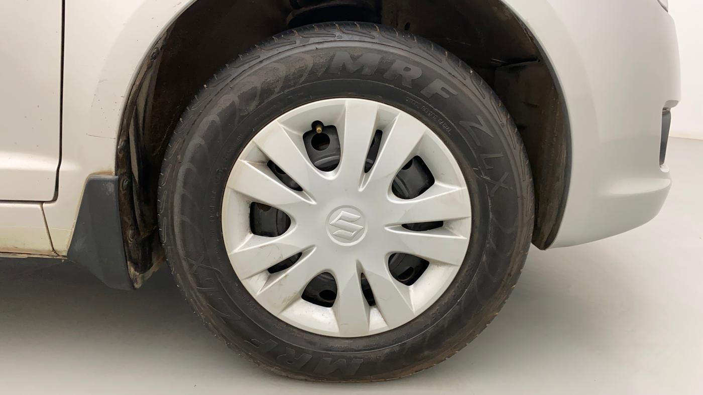 2011 Maruti Swift VXI, Petrol, Manual, 48,835 km, Right Front Wheel