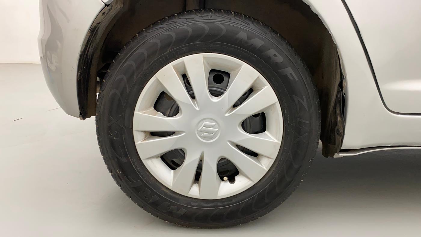 2011 Maruti Swift VXI, Petrol, Manual, 48,835 km, Right Rear Wheel