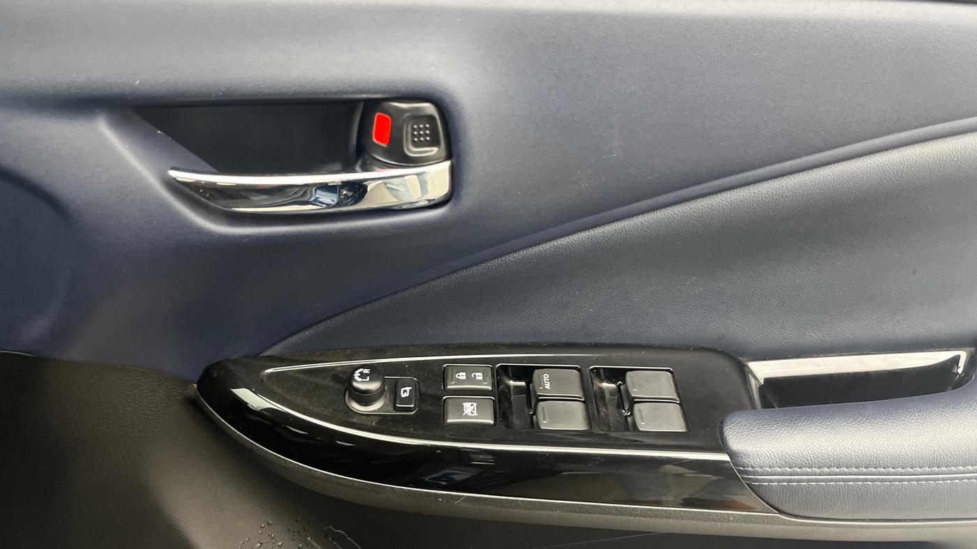 2024 Maruti Baleno ZETA PETROL 1.2, Petrol, Manual, 22,418 km, Driver Side Door Panels Control