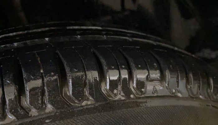 2018 Maruti Dzire VXI AMT, Petrol, Automatic, 47,706 km, Right Rear Tyre Tread