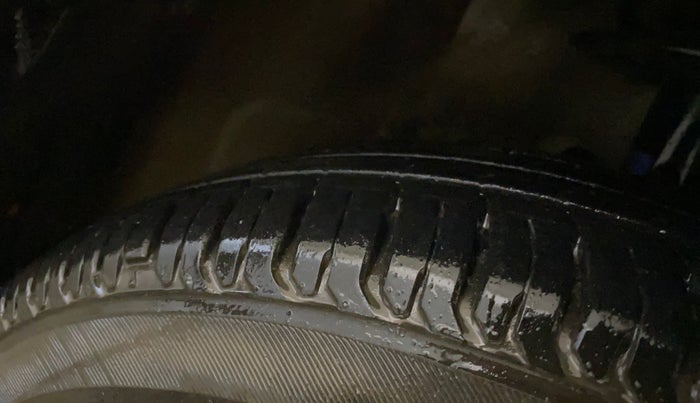 2018 Maruti Dzire VXI AMT, Petrol, Automatic, 47,706 km, Right Front Tyre Tread