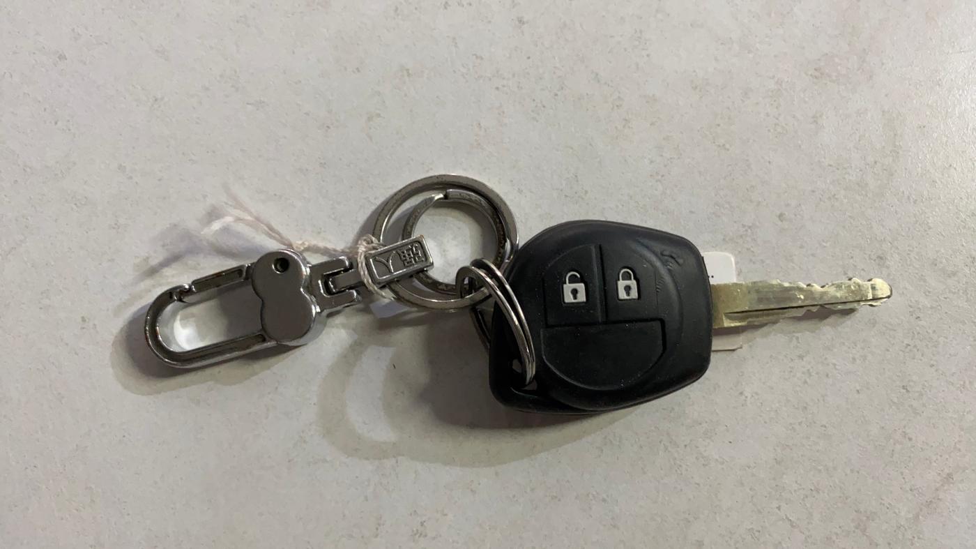 2018 Maruti Dzire VXI AMT, Petrol, Automatic, 47,706 km, Key Close Up
