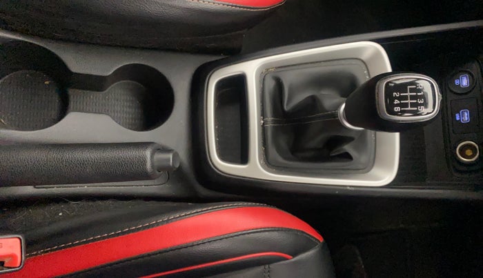 2020 Hyundai VENUE SX 1.0 TURBO IMT, Petrol, Manual, 58,095 km, Gear Lever