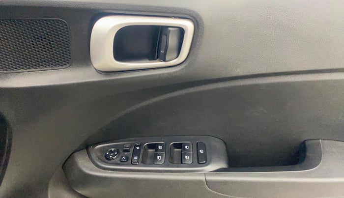 2020 Hyundai VENUE SX 1.0 TURBO IMT, Petrol, Manual, 58,095 km, Driver Side Door Panels Control