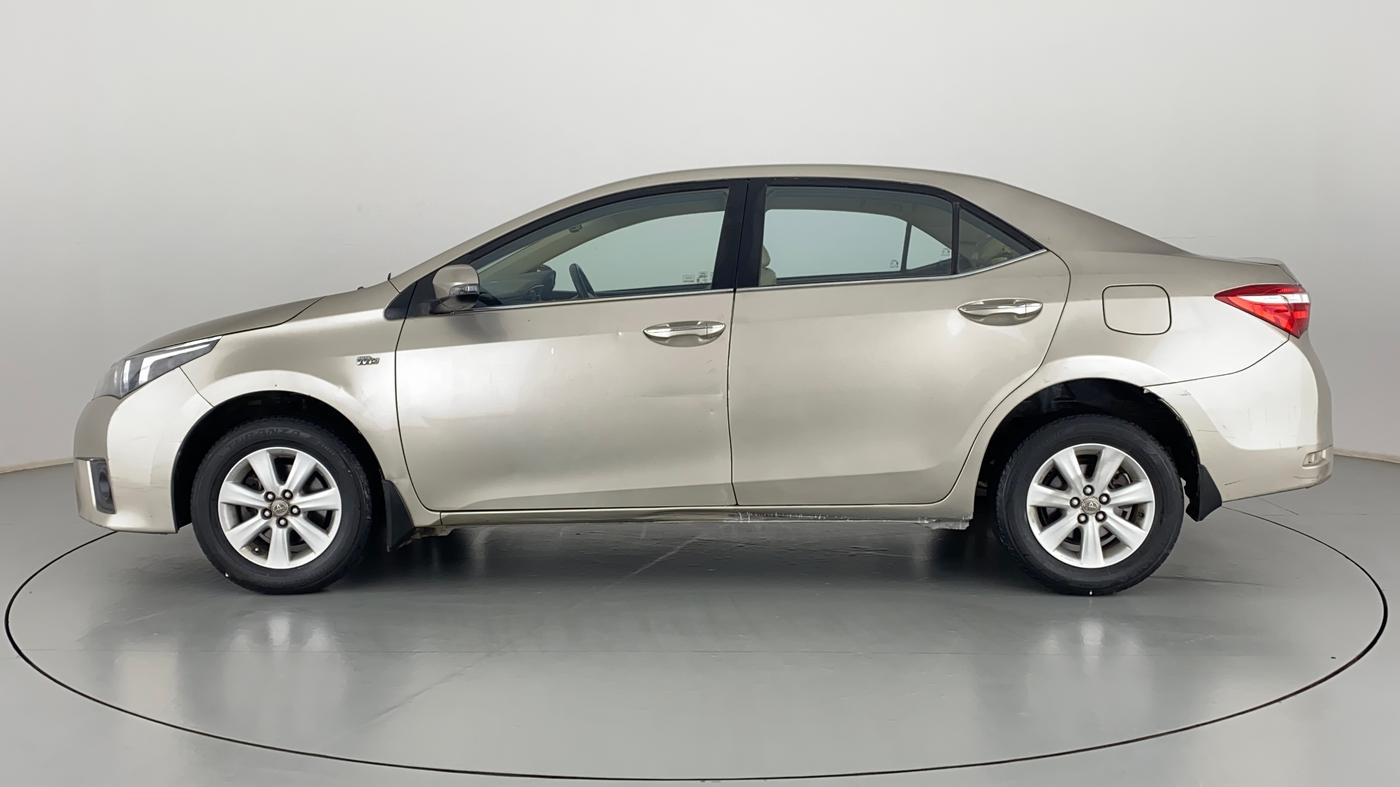 2015 Toyota Corolla Altis G, Petrol, Manual, 66,156 km, Left Side