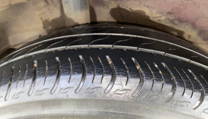 2015 Honda Jazz 1.2L I-VTEC V AT, Petrol, Automatic, 58,032 km, Right Rear Tyre Tread