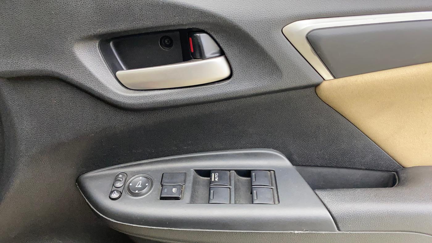 2015 Honda Jazz 1.2L I-VTEC V AT, Petrol, Automatic, 58,032 km, Driver Side Door Panels Control