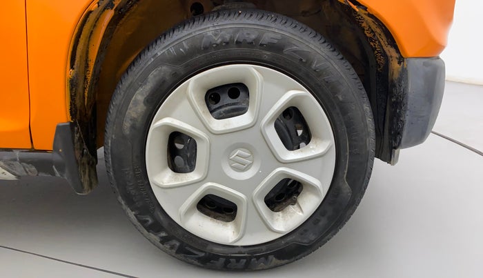 2019 Maruti S PRESSO VXI AMT, Petrol, Automatic, 20,840 km, Right Front Wheel