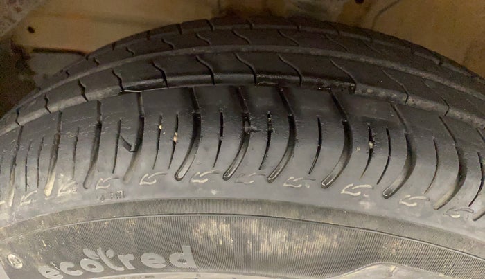 2019 Maruti S PRESSO VXI AMT, Petrol, Automatic, 20,840 km, Left Front Tyre Tread