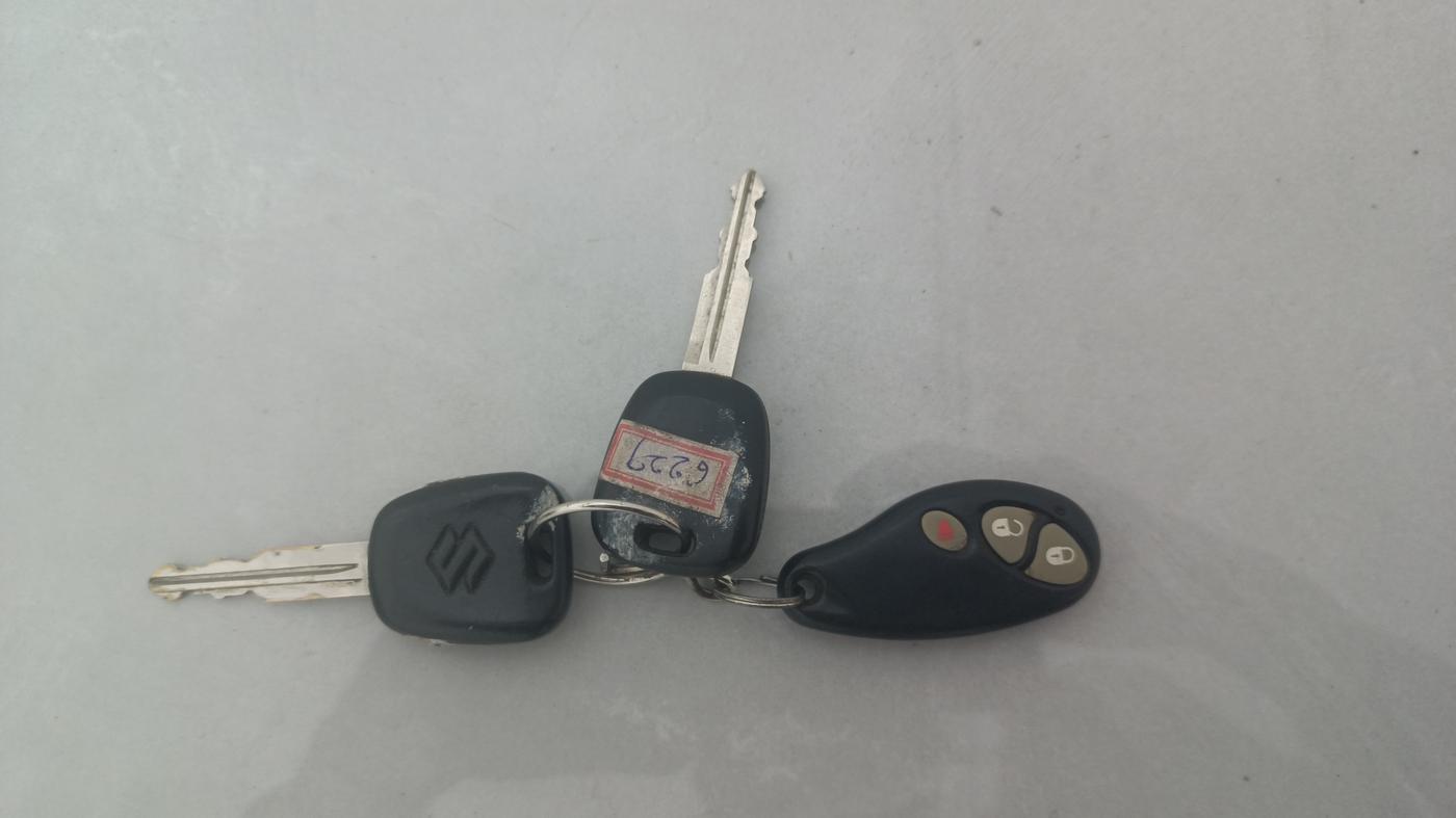 2014 Maruti Alto K10 VXI, CNG, Manual, 65,413 km, Key Close Up