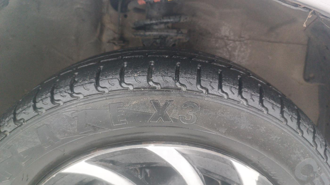 2014 Maruti Alto K10 VXI, CNG, Manual, 65,413 km, Right Front Tyre Tread