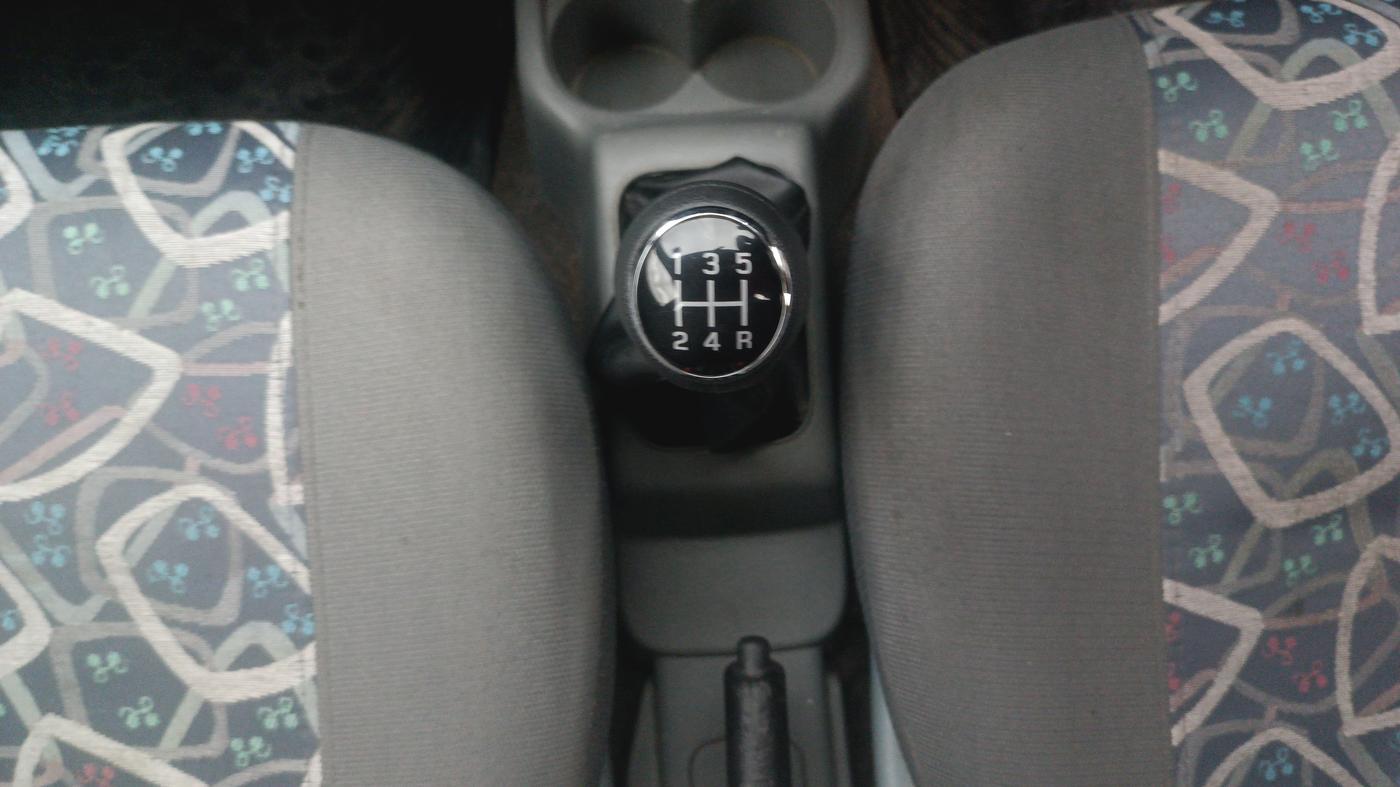 2014 Maruti Alto K10 VXI, CNG, Manual, 65,413 km, Gear Lever
