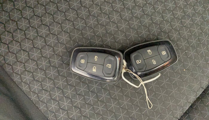 2020 Tata ALTROZ XT PETROL, Petrol, Manual, 88,714 km, Key Close Up