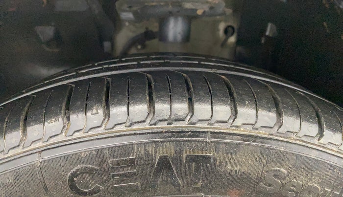 2020 Tata ALTROZ XT PETROL, Petrol, Manual, 88,714 km, Left Front Tyre Tread