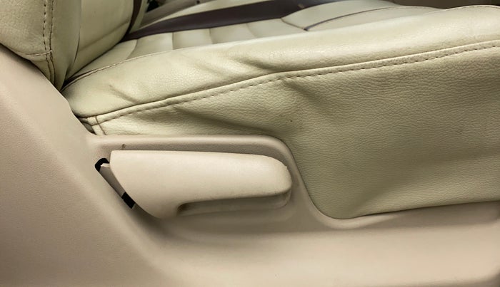 2017 Maruti Ertiga VDI SHVS, Diesel, Manual, 80,076 km, Driver Side Adjustment Panel