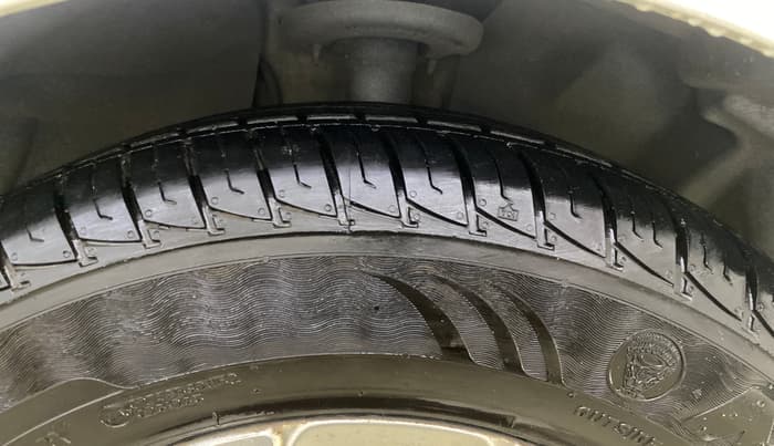 2016 Ford Ecosport TITANIUM 1.5L DIESEL, Diesel, Manual, 1,01,667 km, Right Front Tyre Tread