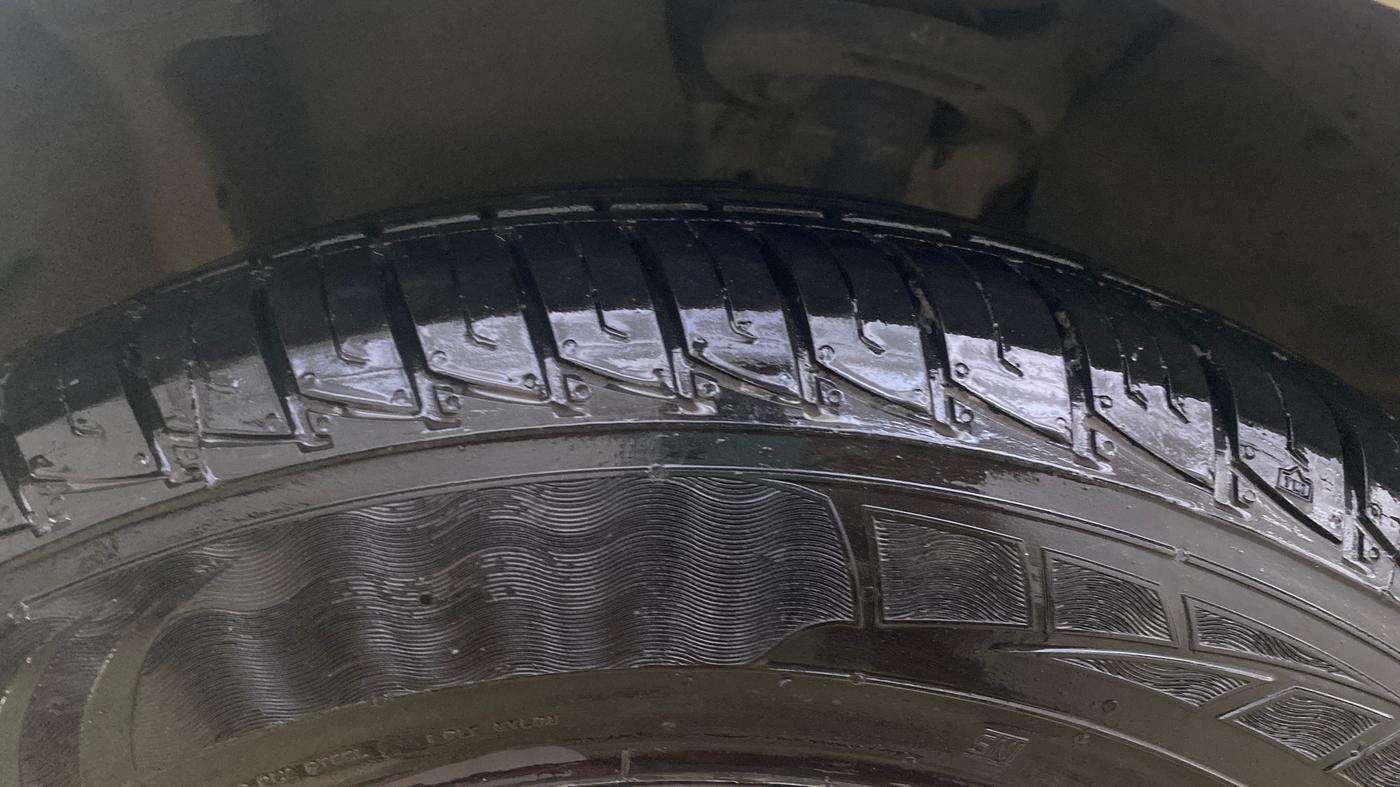2016 Ford Ecosport TITANIUM 1.5L DIESEL, Diesel, Manual, 1,01,667 km, Left Front Tyre Tread