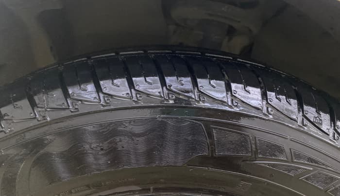 2016 Ford Ecosport TITANIUM 1.5L DIESEL, Diesel, Manual, 1,01,667 km, Left Front Tyre Tread
