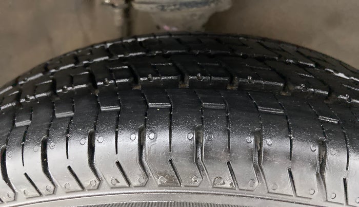 2014 Maruti Alto 800 LXI, Petrol, Manual, 42,993 km, Right Front Tyre Tread