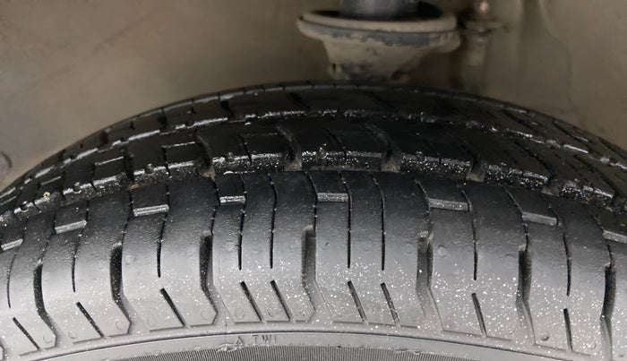 2014 Maruti Alto 800 LXI, Petrol, Manual, 42,993 km, Left Front Tyre Tread